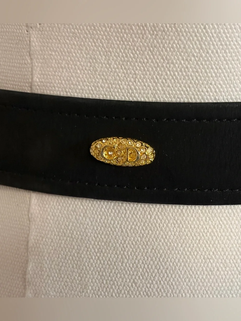 Vintage Christian Dior velveteen black belt with gold tone ovals ‘CD’ embossed - Picture 3 of 12